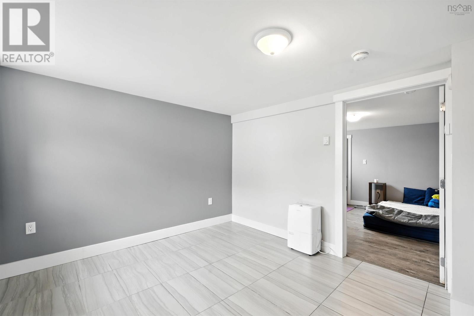 81 Adelaide Avenue Property Photo 29
