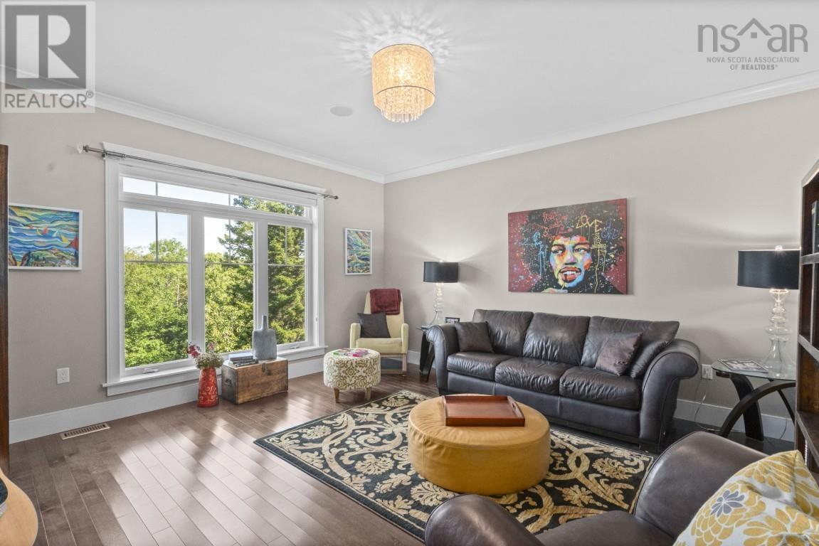 35 Shaughnessy Place Property Photo 7