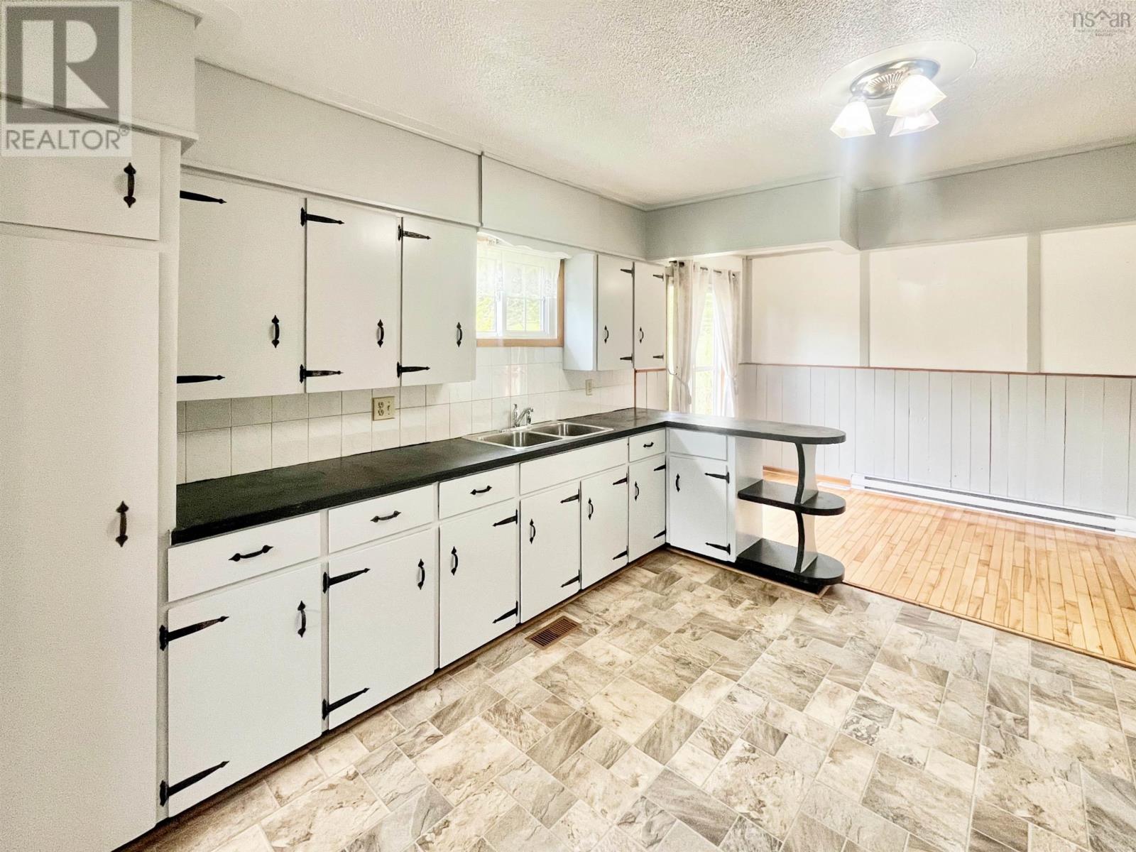 96 Landry Lane Property Photo 4