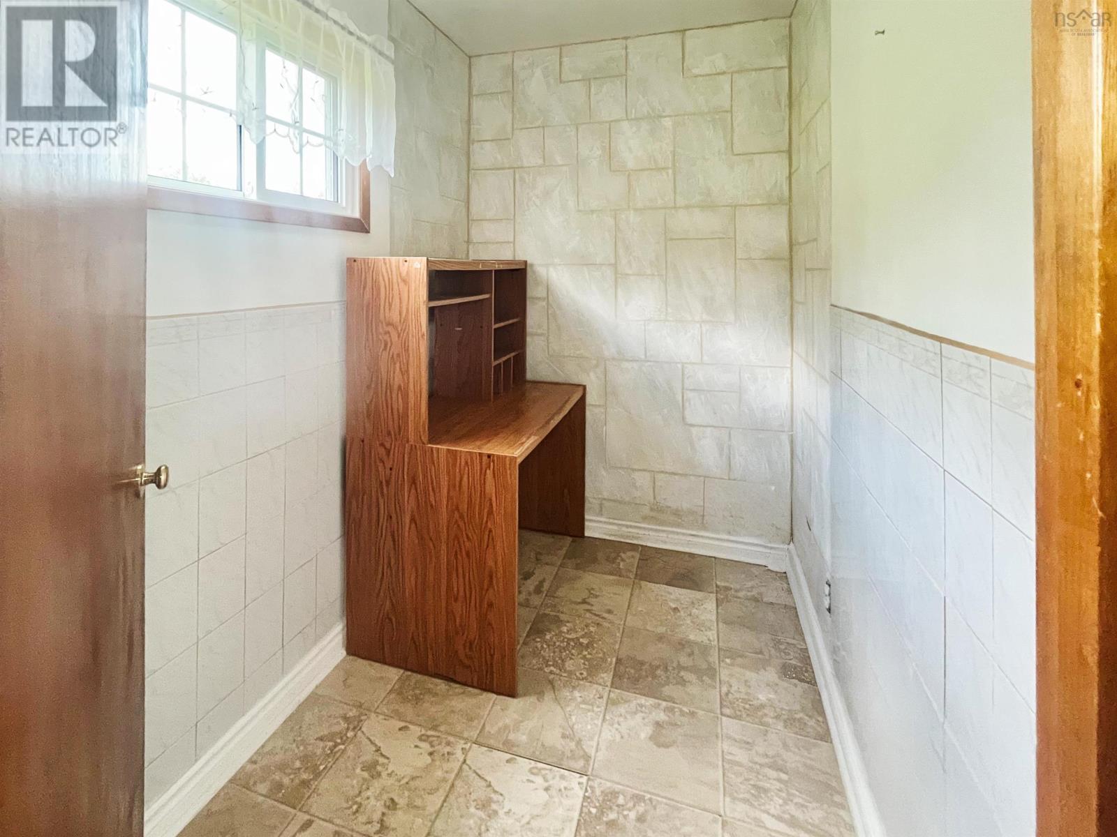 96 Landry Lane Property Photo 14