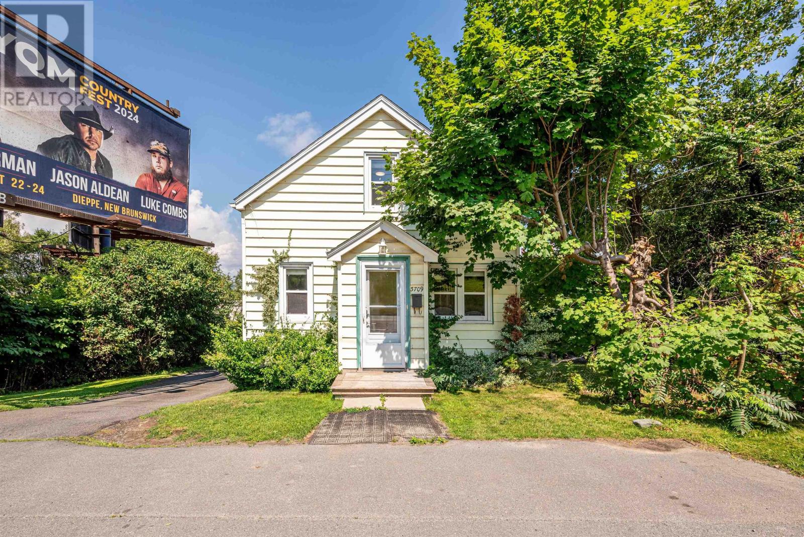 3709 Barrington Street Property Photo 6