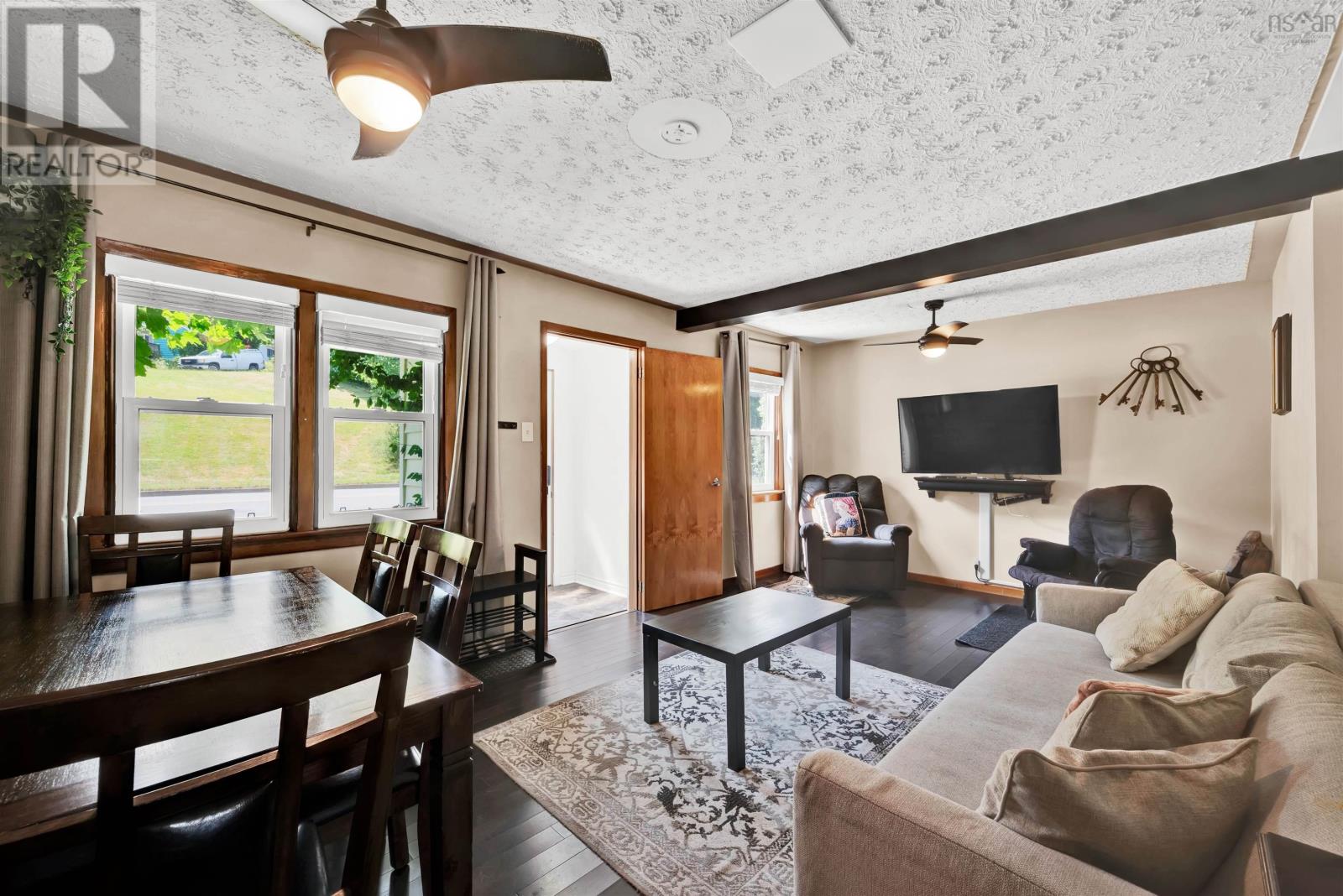 3709 Barrington Street Property Photo 7