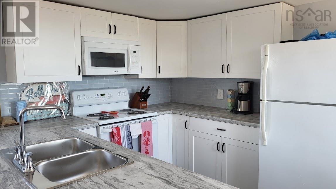 124 Red Cliff Drive Property Photo 7