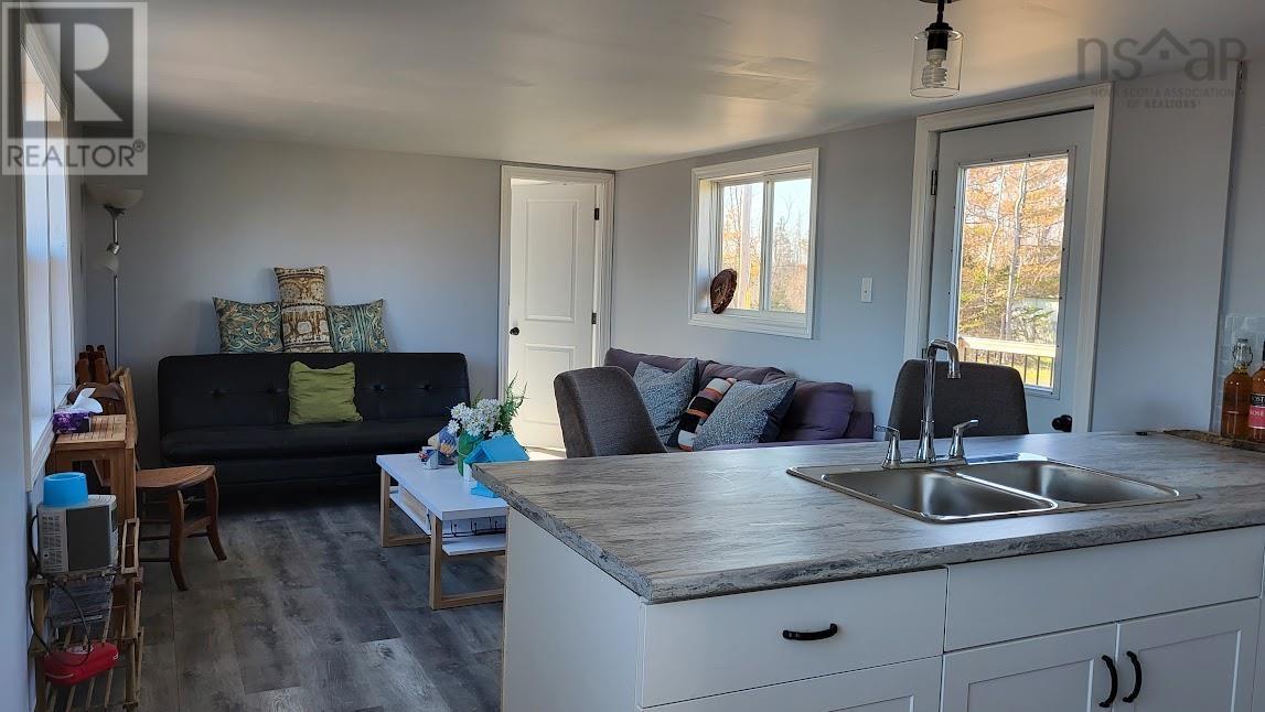 124 Red Cliff Drive Property Photo 9