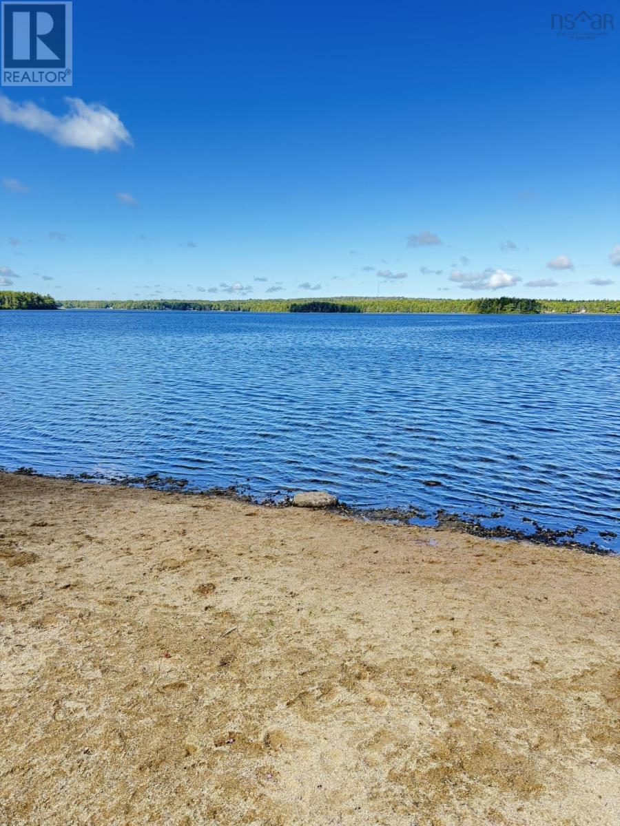 4035 Sissiboo Road Property Photo 6