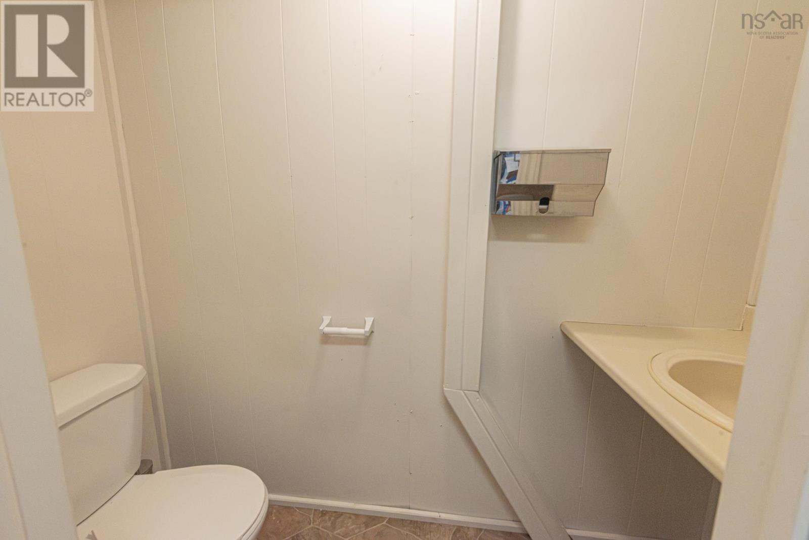 102 Main Street Property Photo 28