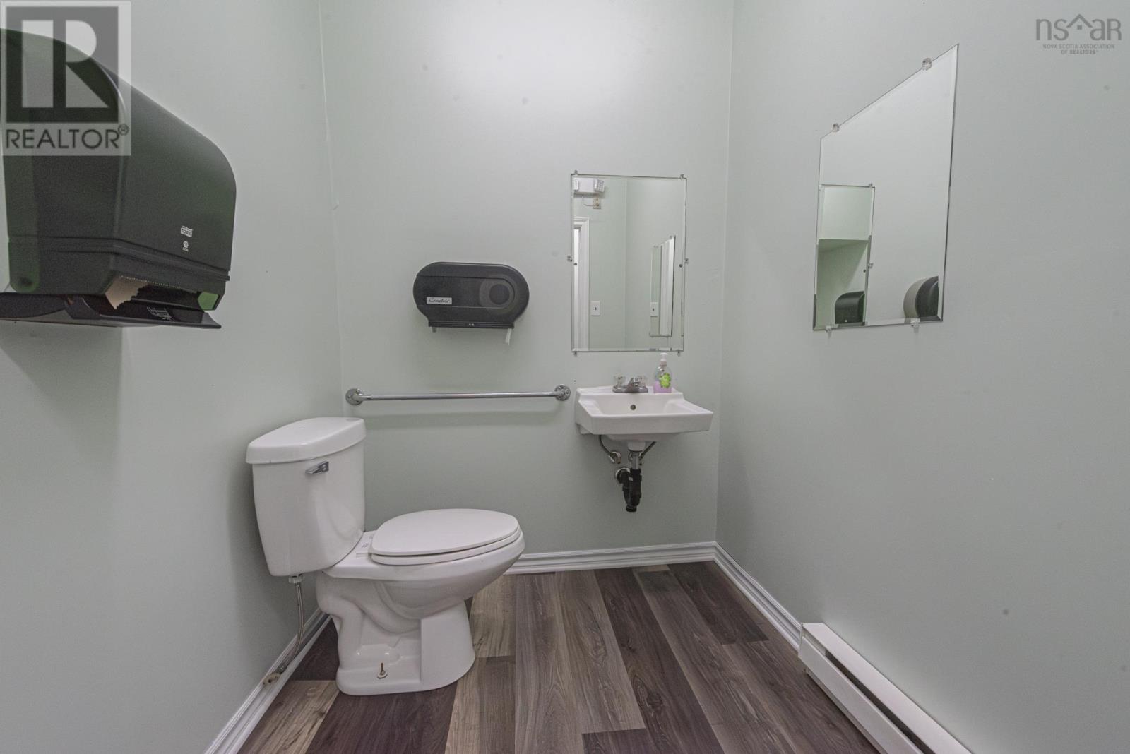 102 Main Street Property Photo 32