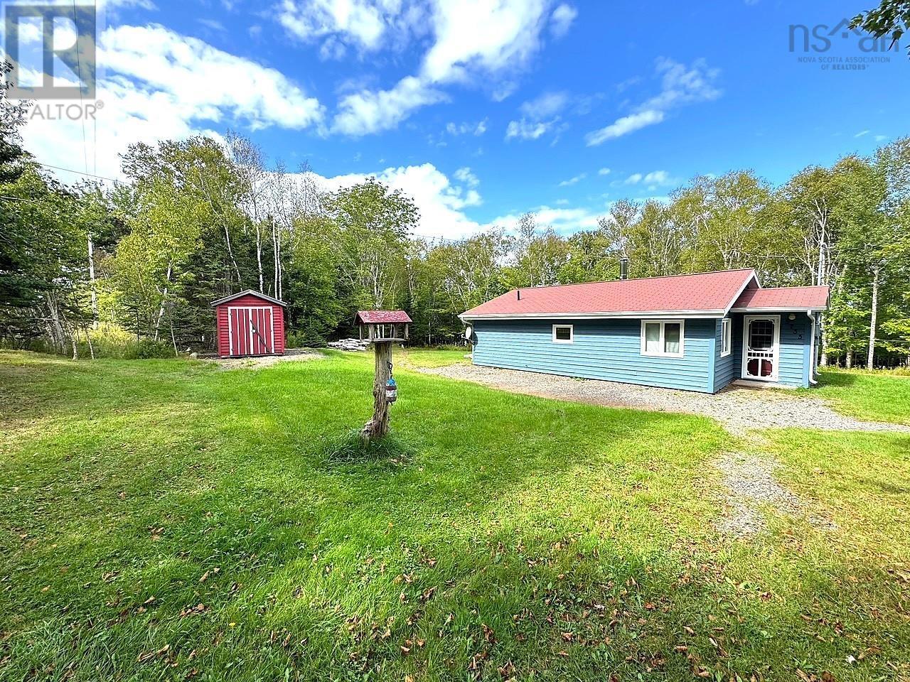 5735 West Bay Rd Property Photo 9