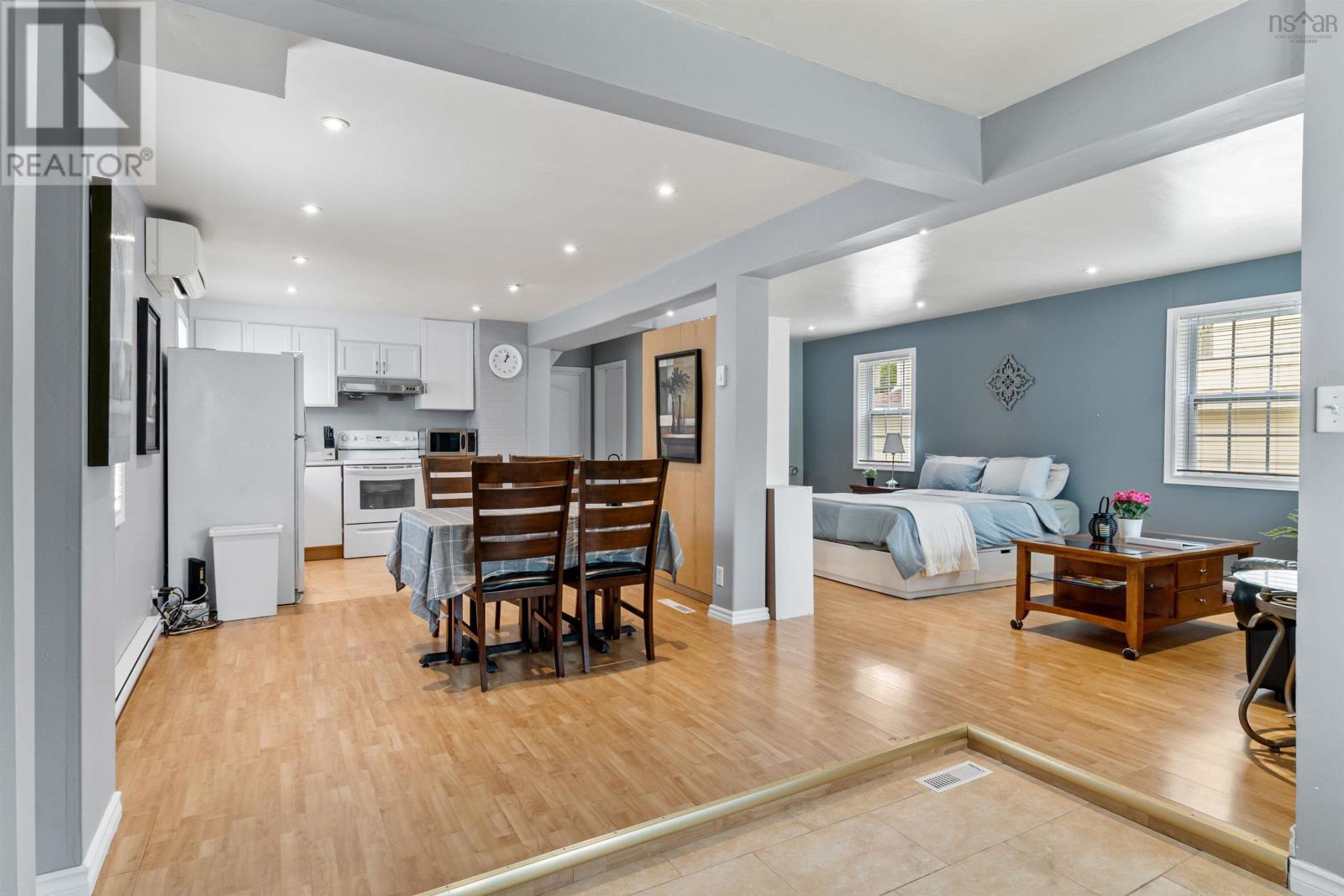 1596 St. Margaret's Bay Road Property Photo 5