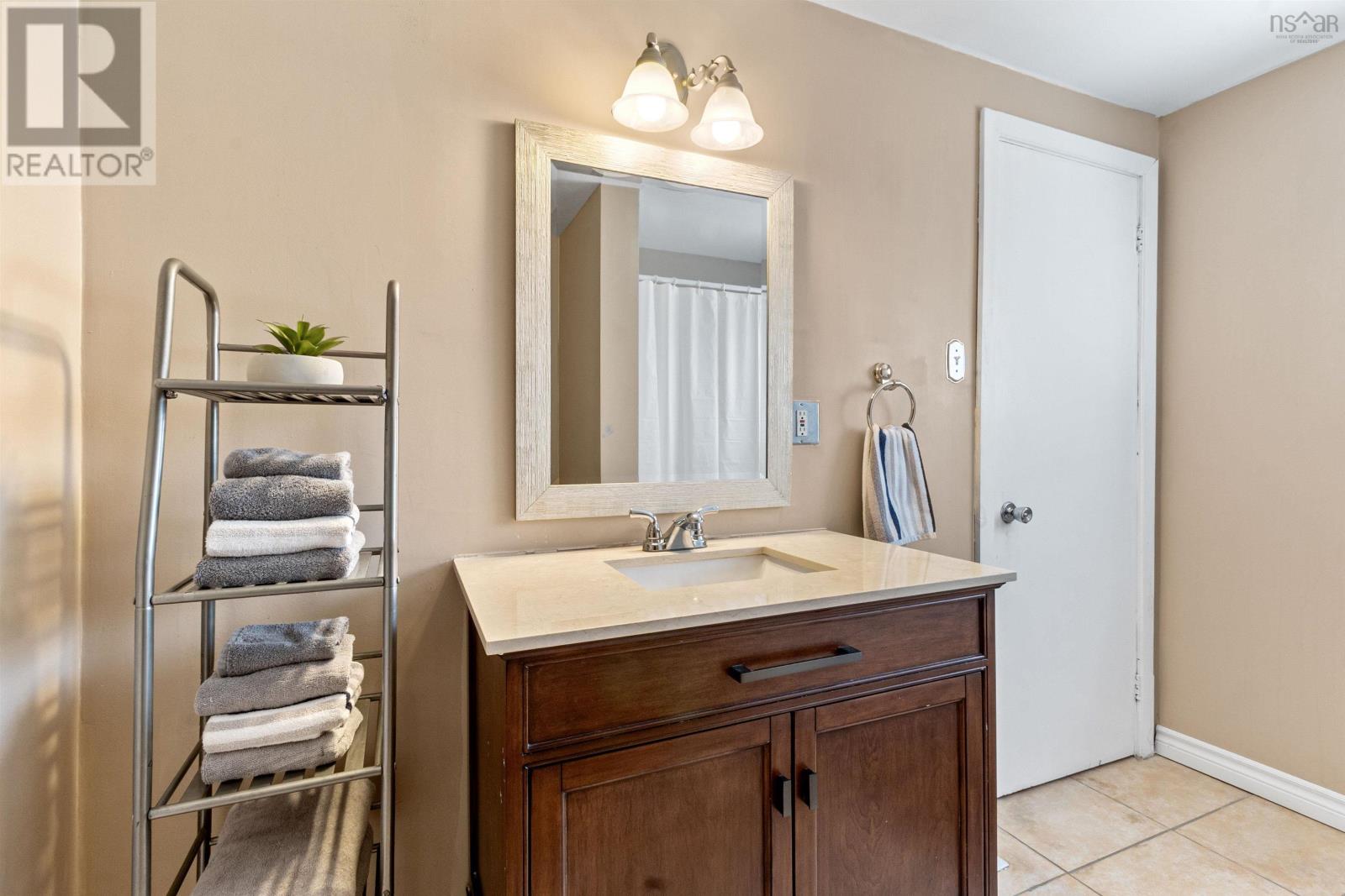 1596 St. Margaret's Bay Road Property Photo 25