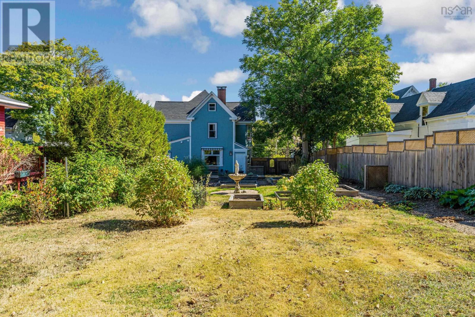 95 First Avenue Property Photo 4