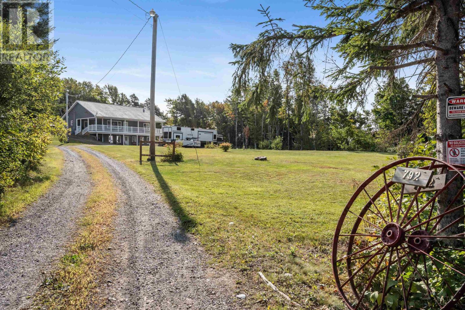 792 Lovat Road Property Photo 2