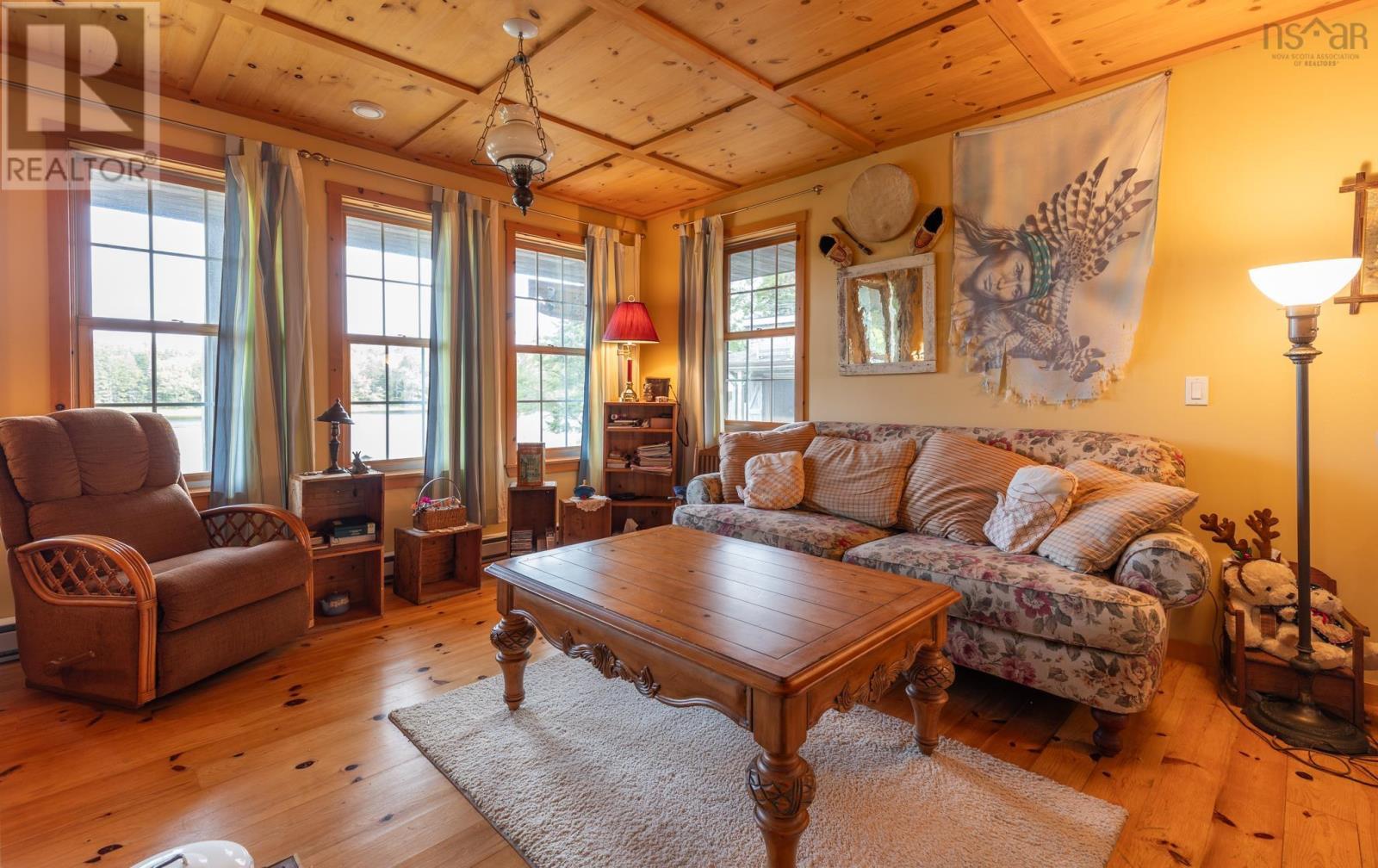 240 Pine Prince Drive Property Photo 6