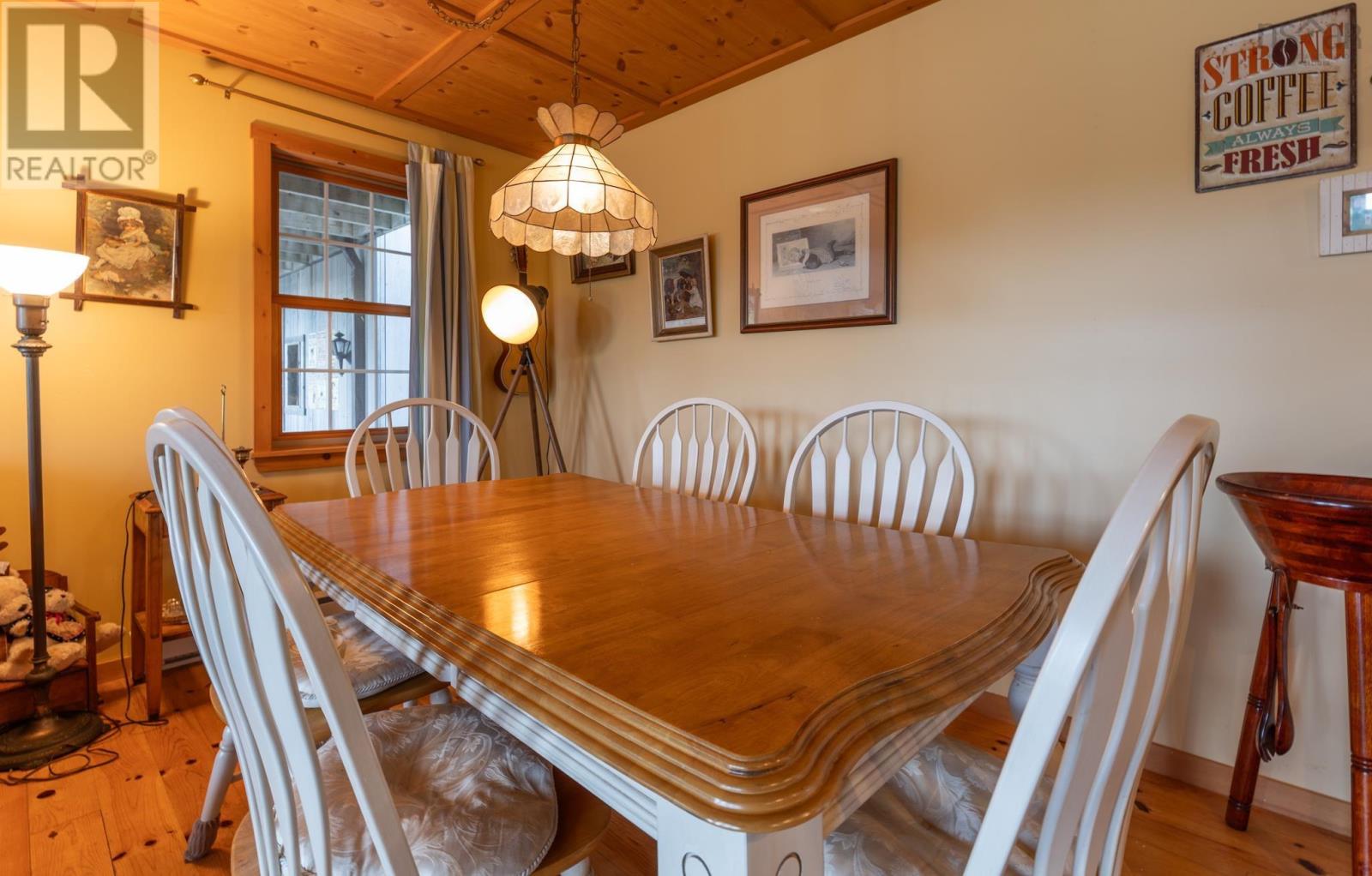 240 Pine Prince Drive Property Photo 11