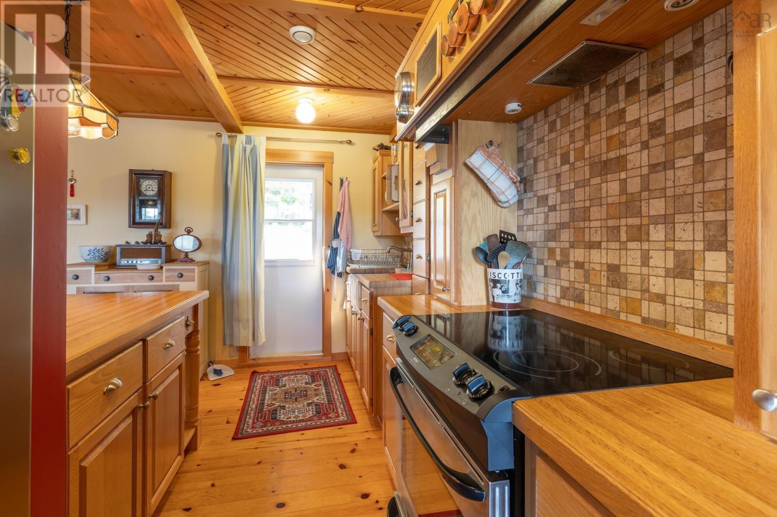 240 Pine Prince Drive Property Photo 15