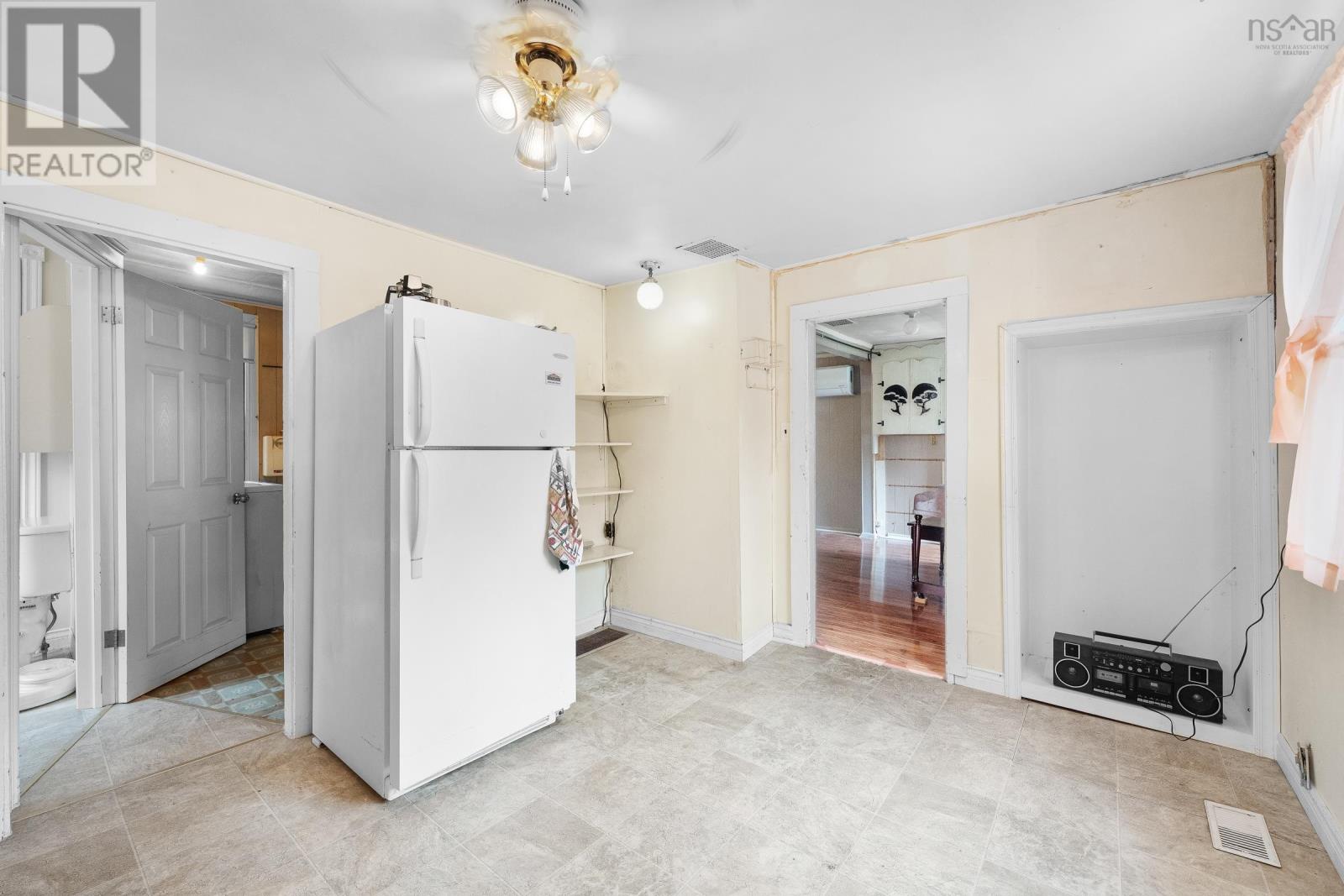 534 Weymouth Falls Road Property Photo 5