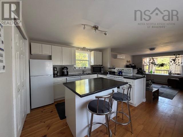 4757 Northfield Road Property Photo 6