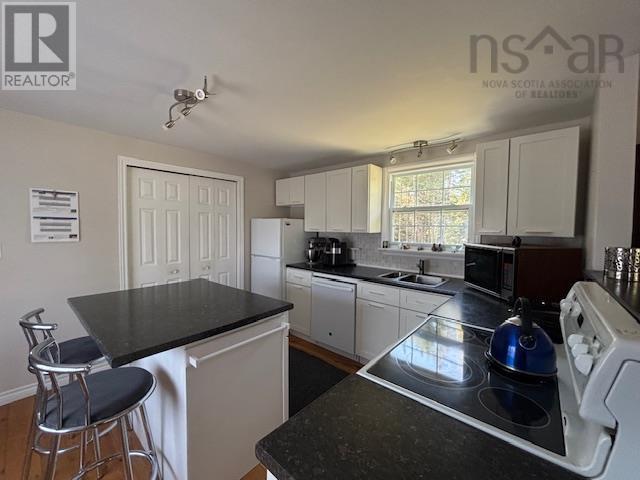 4757 Northfield Road Property Photo 9