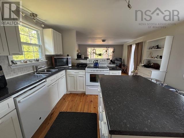 4757 Northfield Road Property Photo 10