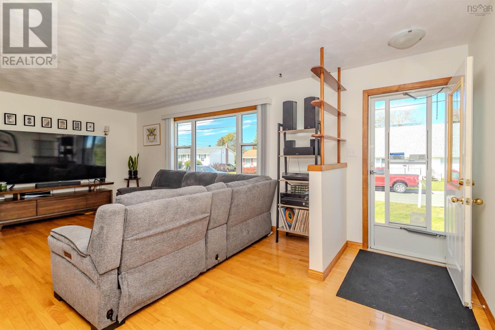 28 Ranna Drive Property Photo 9