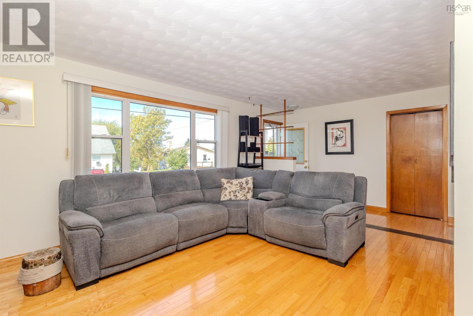 28 Ranna Drive Property Photo 12