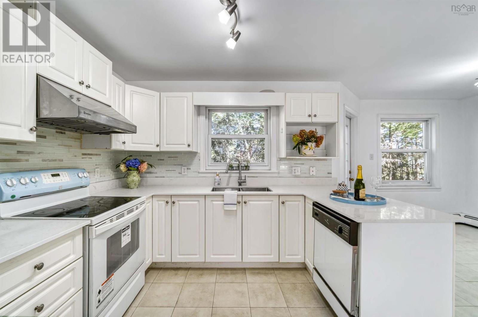 77 Amin Street Property Photo 12