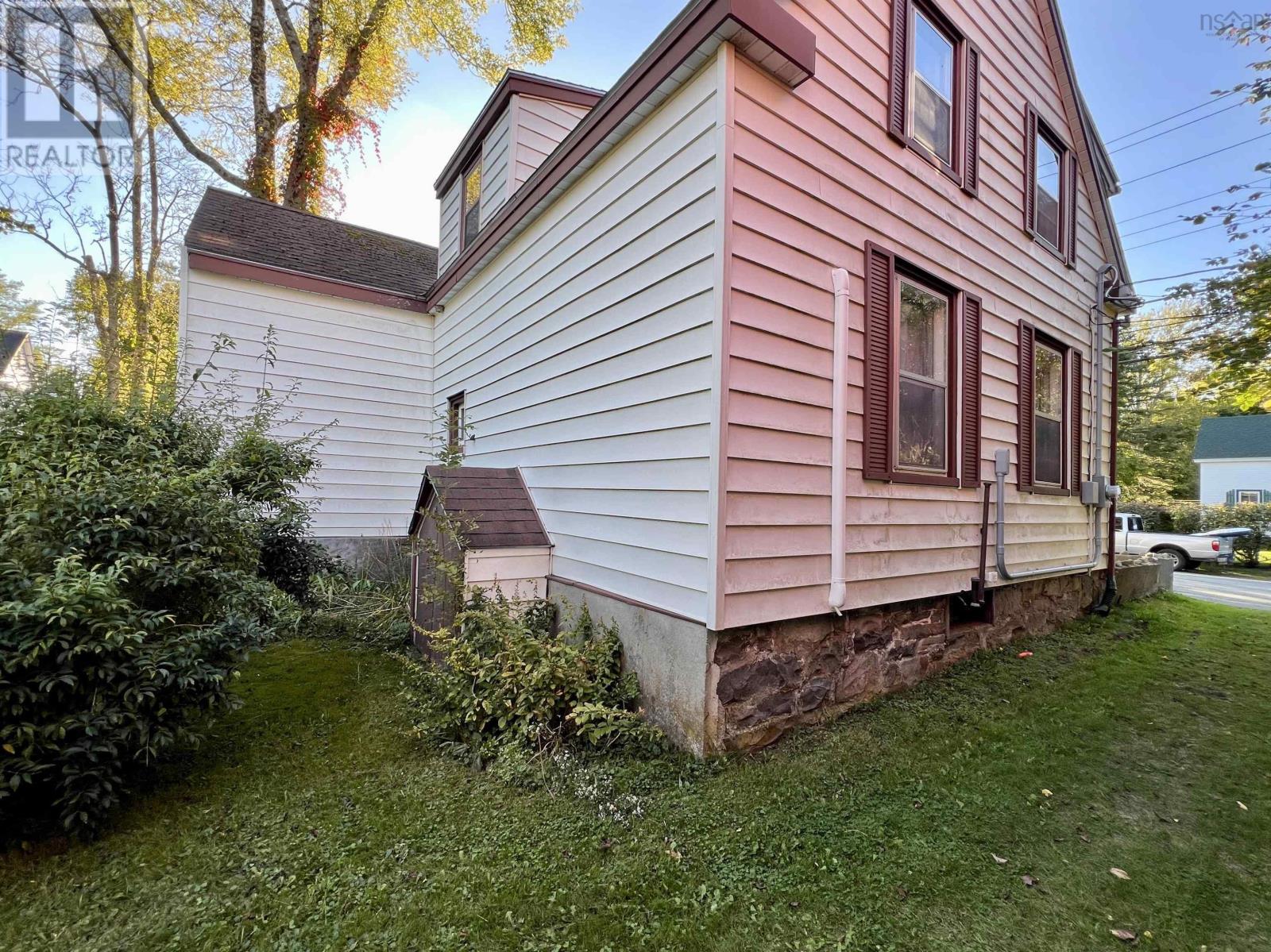 279 Church Street Property Photo 32