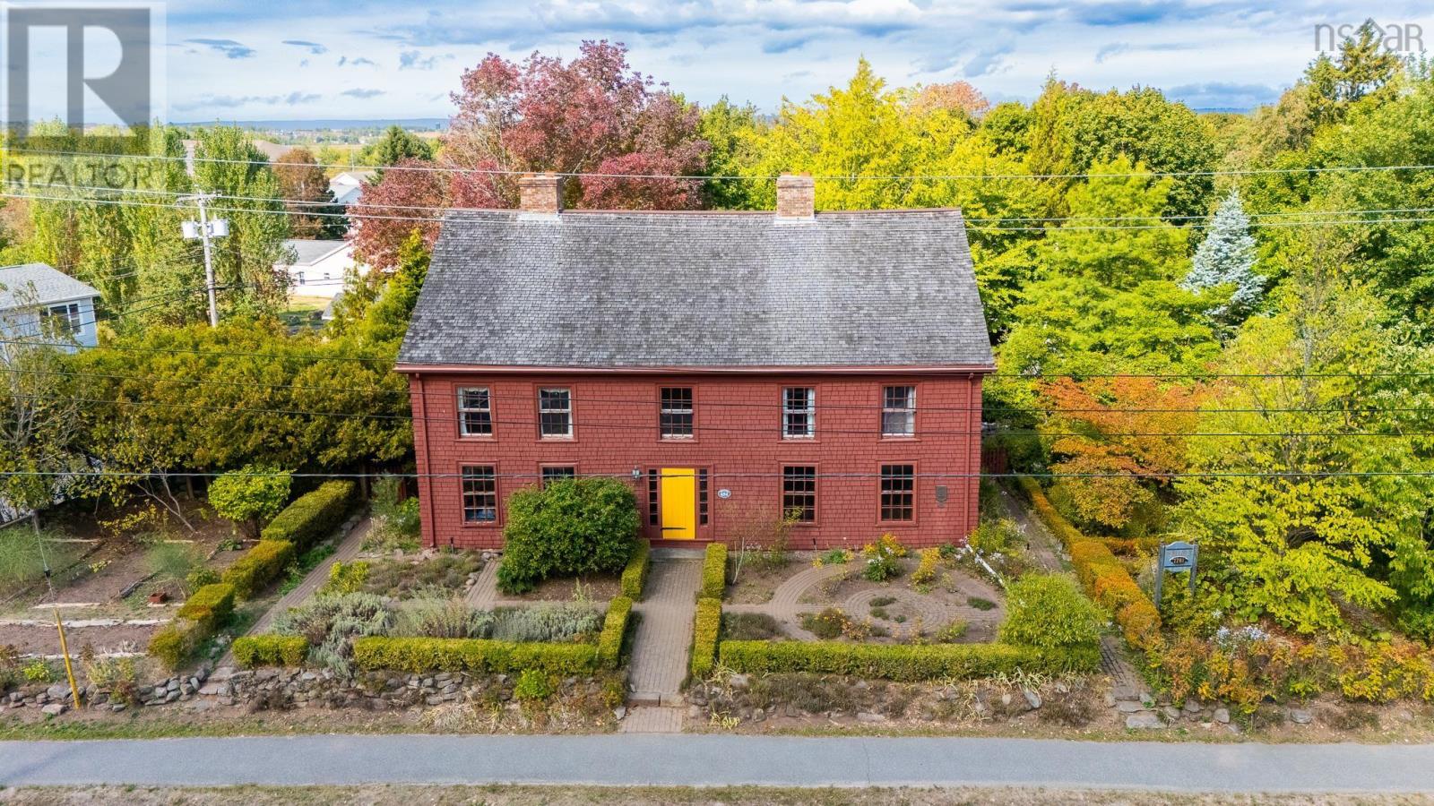 654 Main Street Property Photo 2