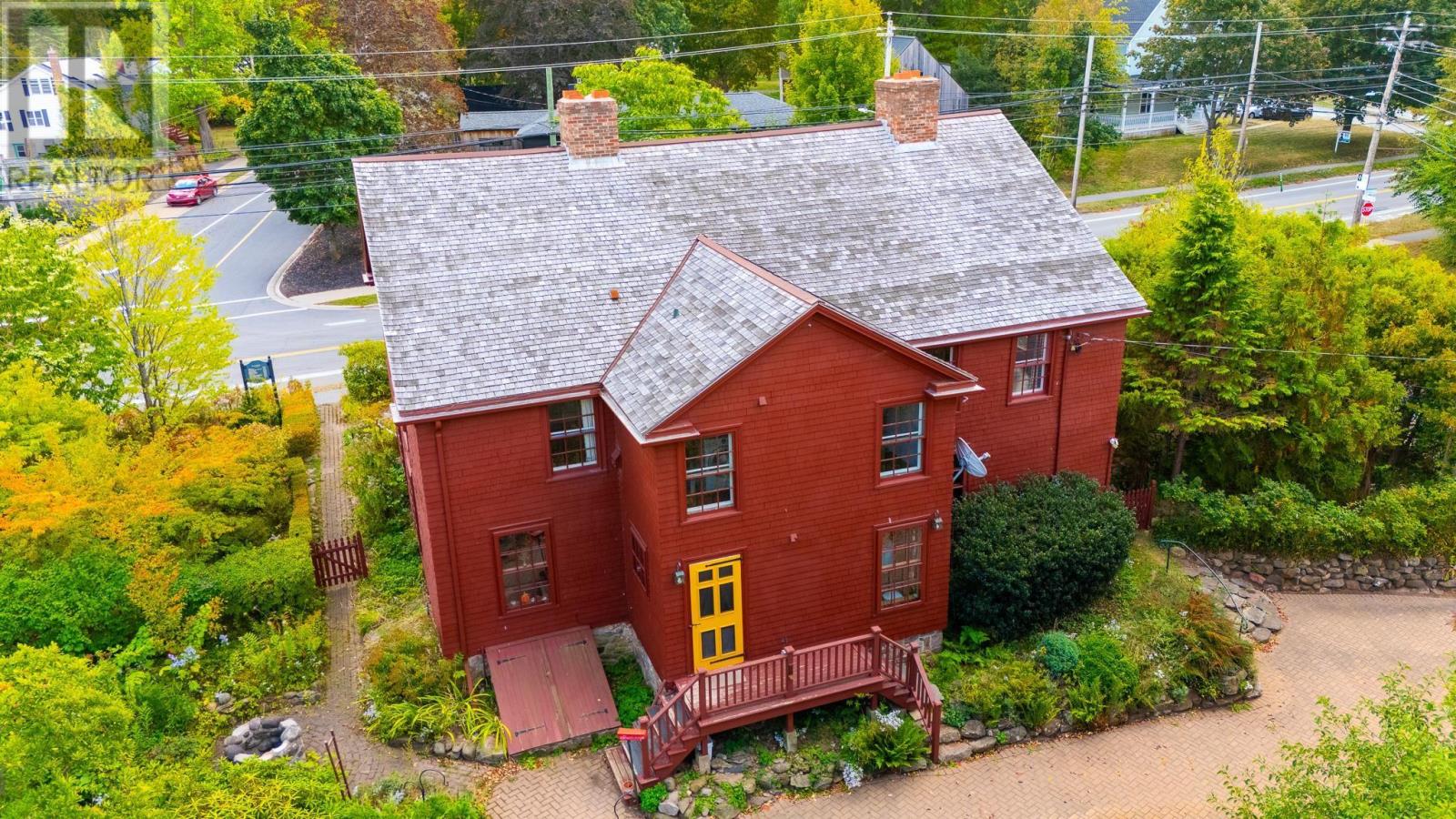 654 Main Street Property Photo 3