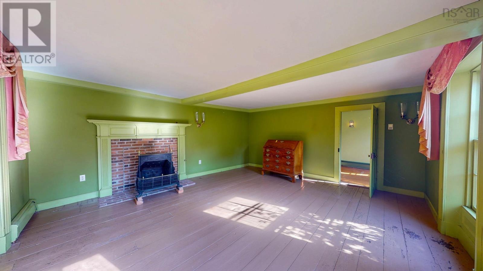 654 Main Street Property Photo 6