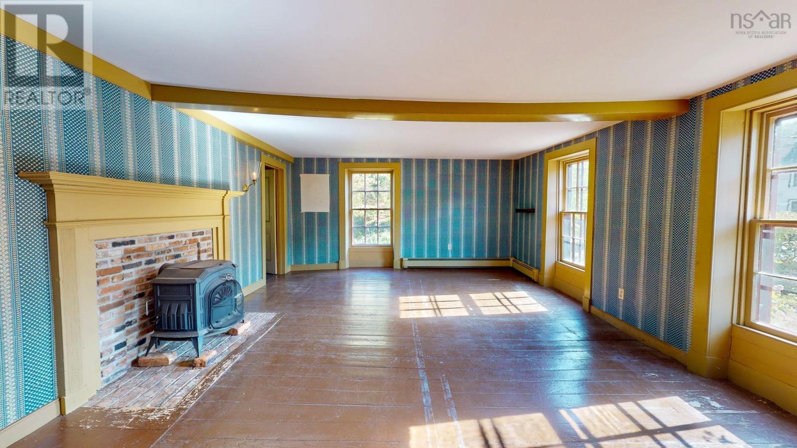 654 Main Street Property Photo 8