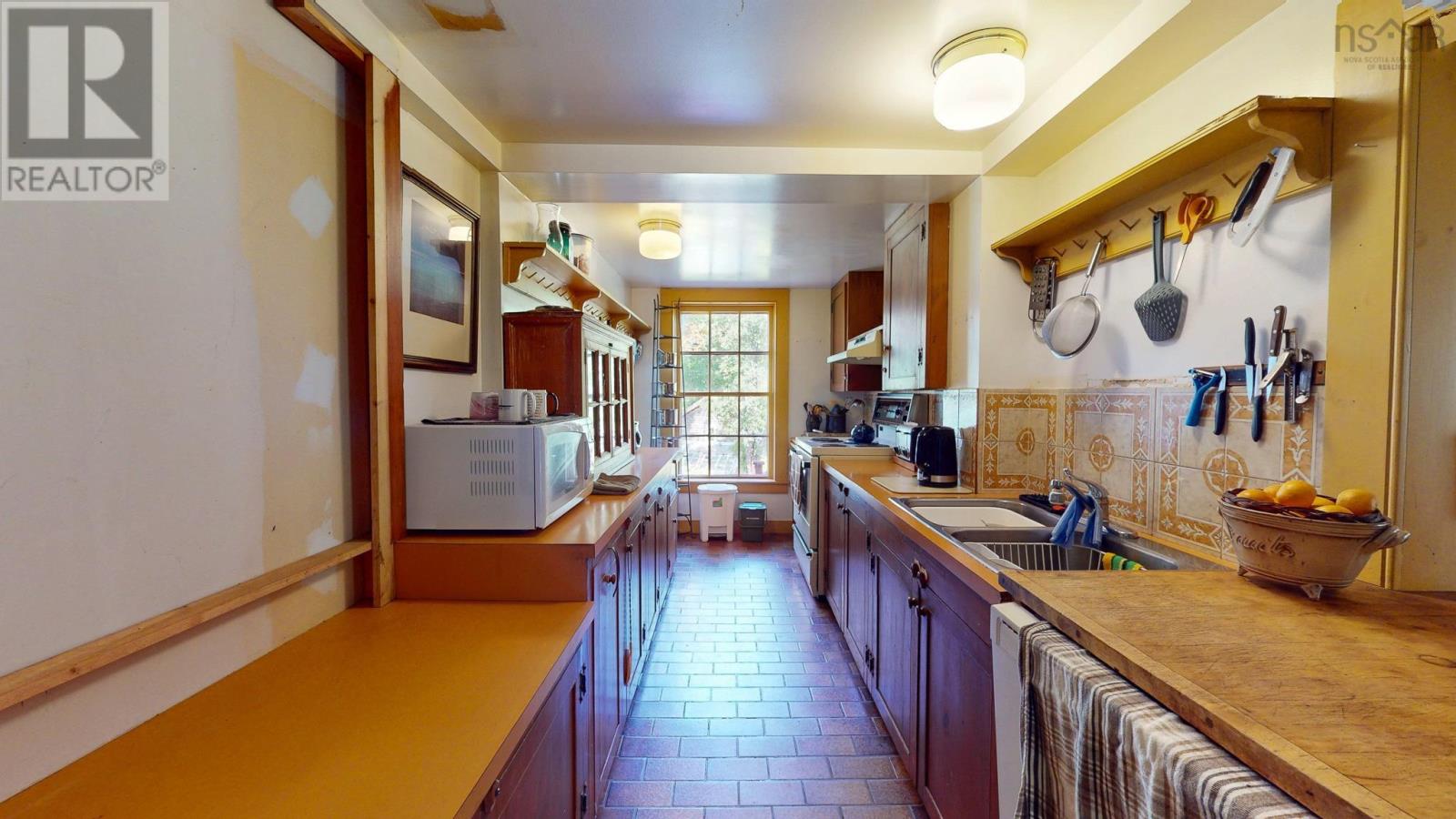 654 Main Street Property Photo 15