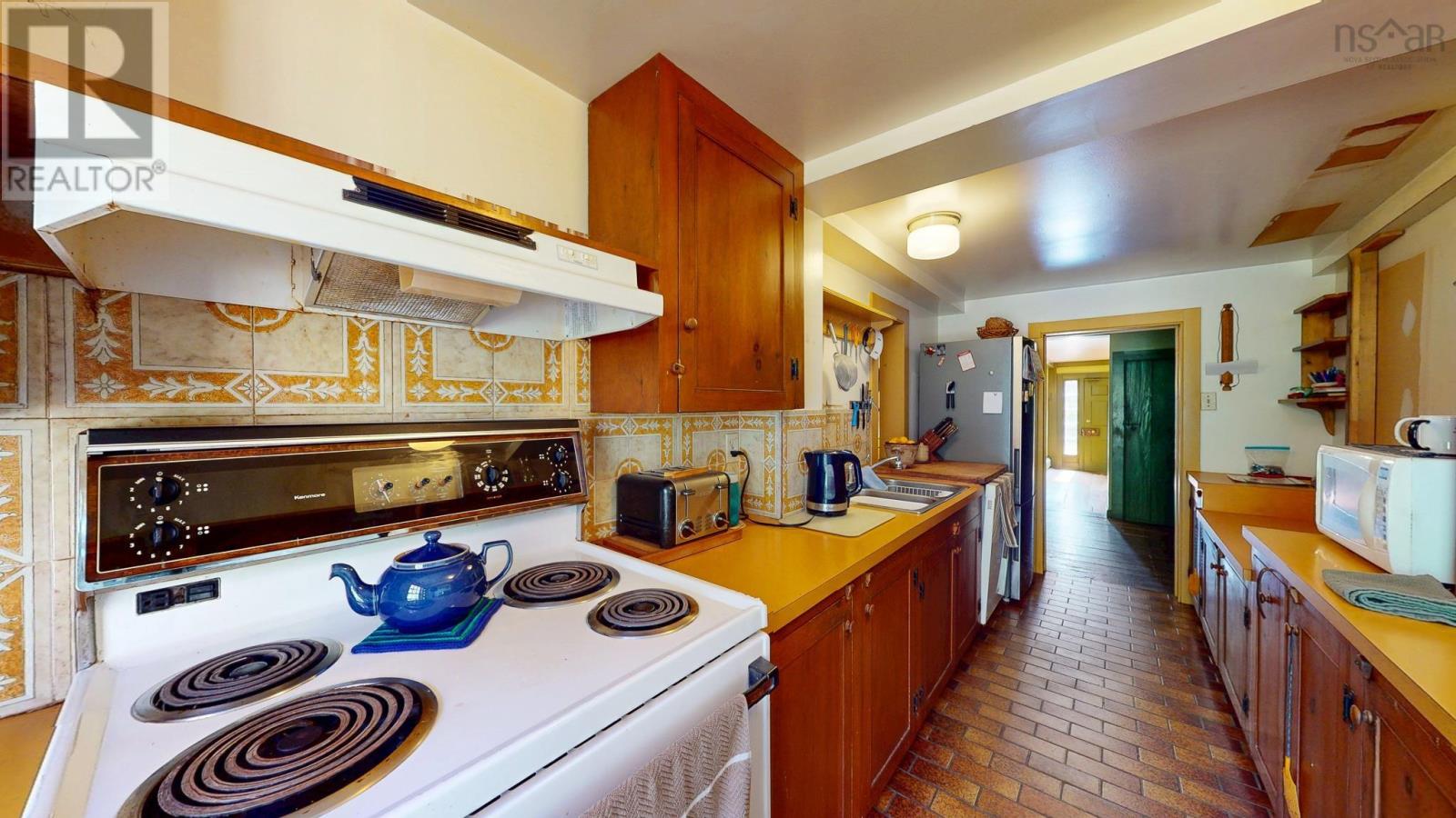 654 Main Street Property Photo 16