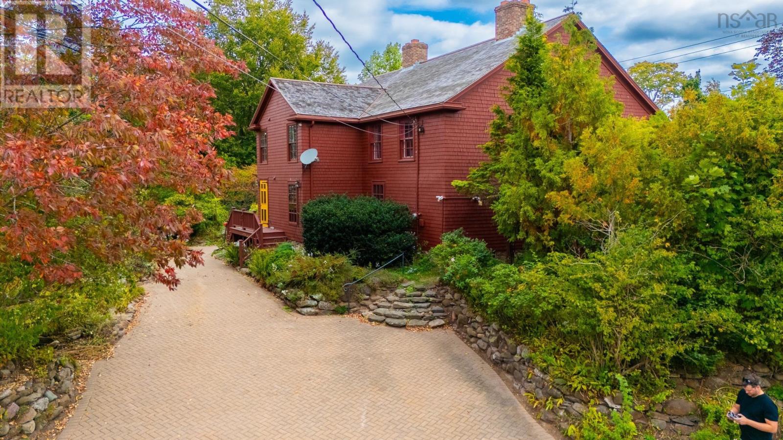 654 Main Street Property Photo 39