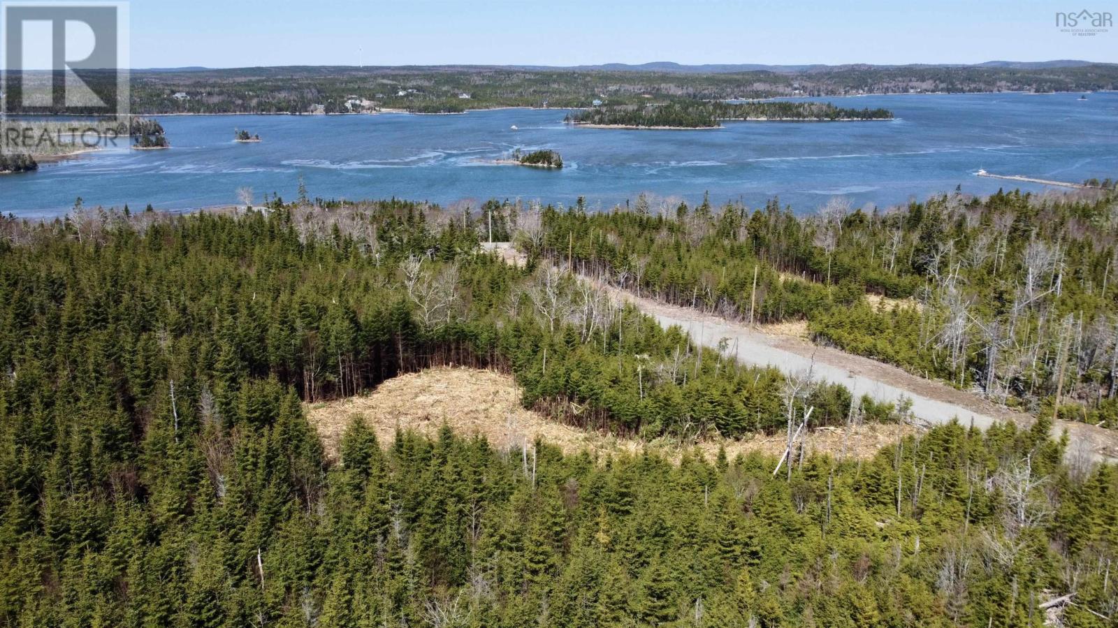 2 East Petpeswick Road Property Photo 10