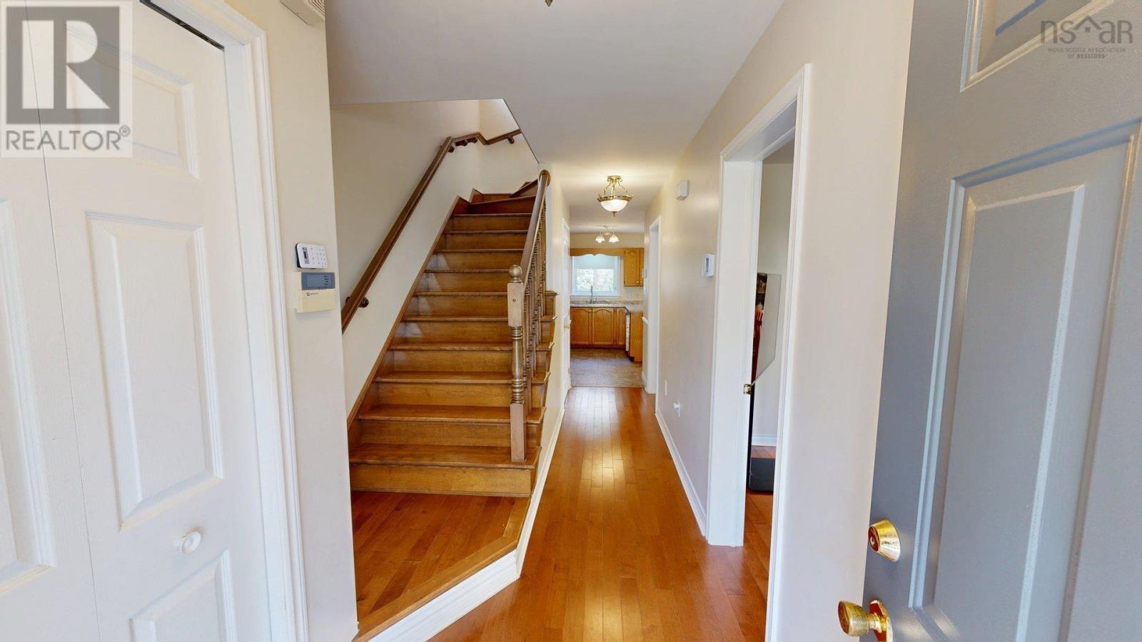 11 Glenbourne Court Property Photo 2