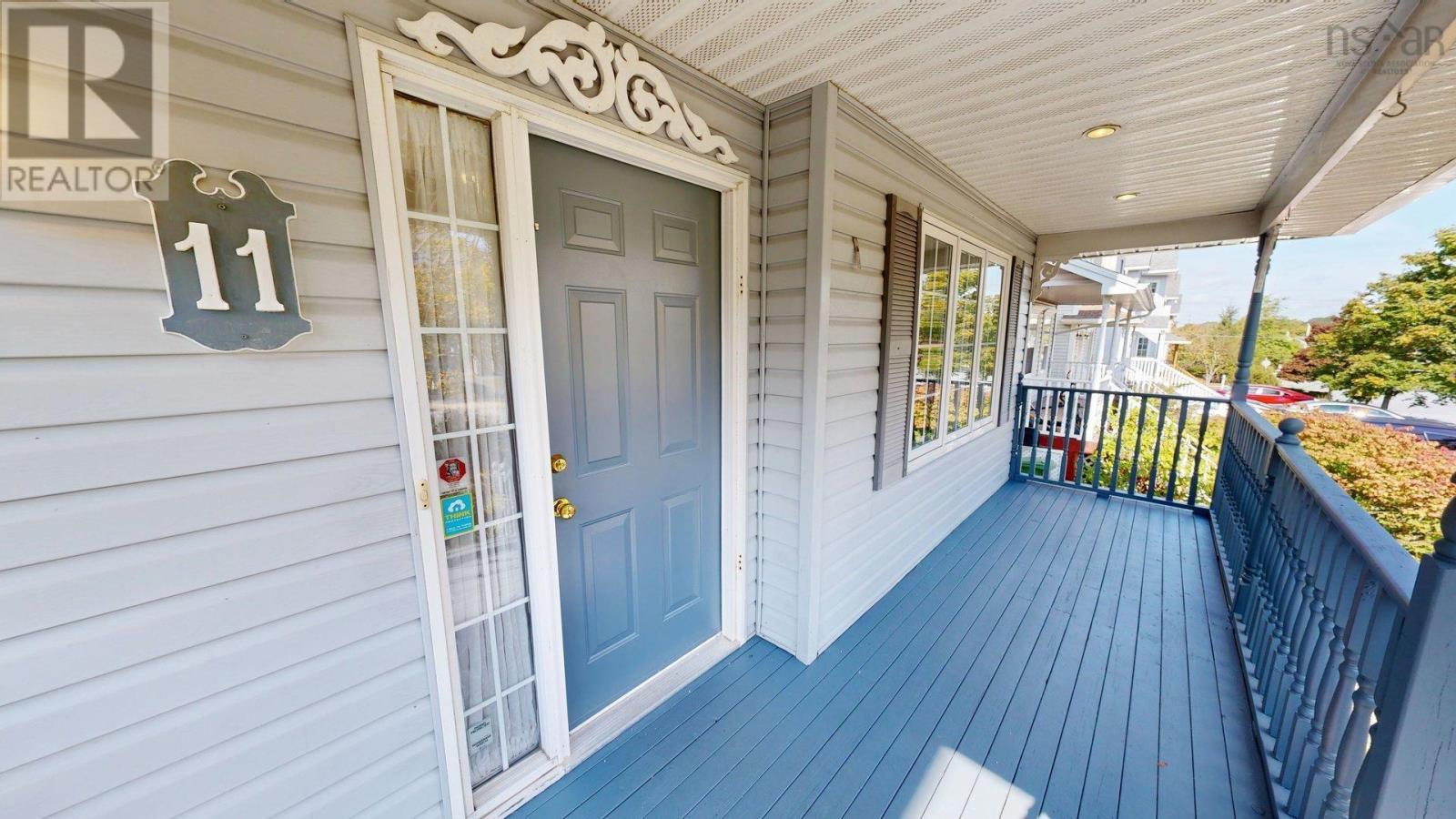 11 Glenbourne Court Property Photo 4