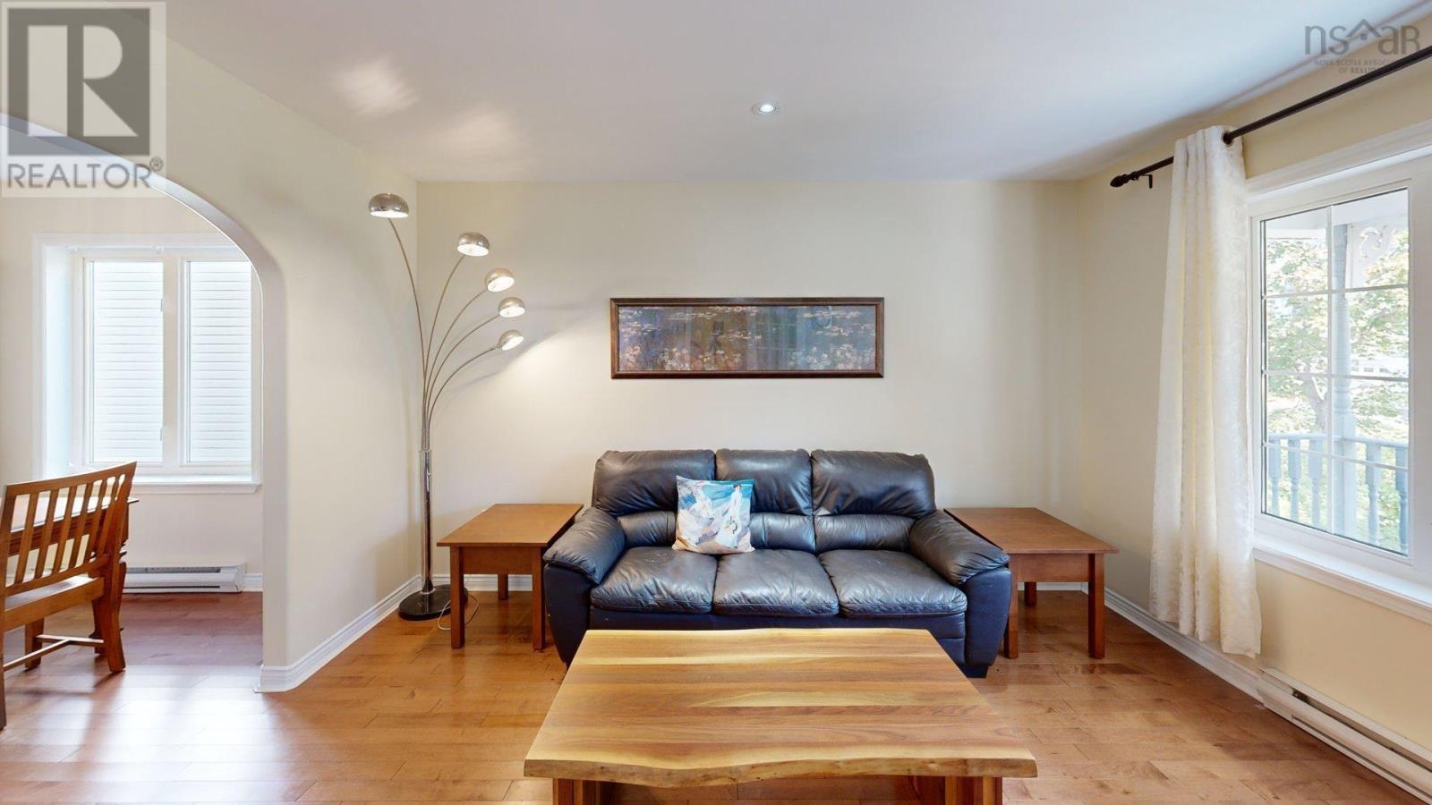 11 Glenbourne Court Property Photo 6