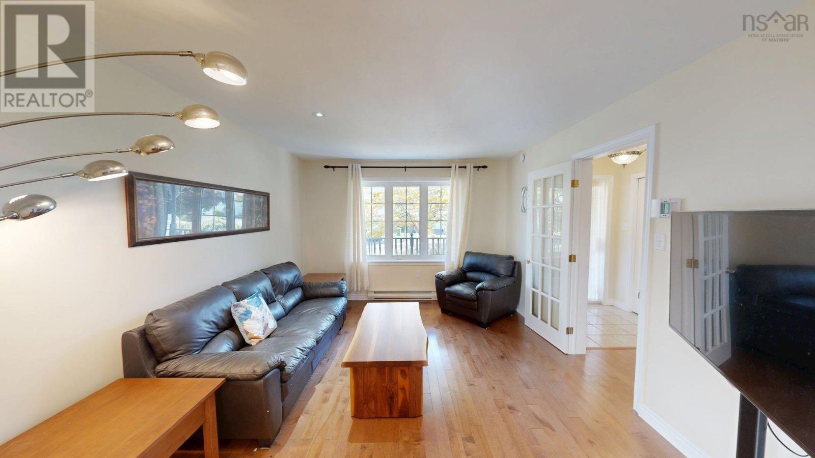 11 Glenbourne Court Property Photo 8