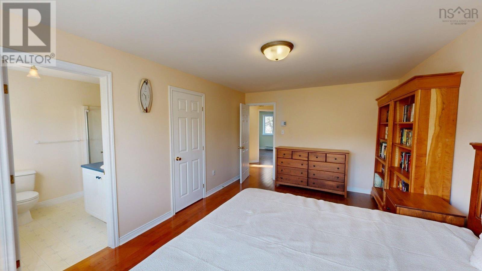 11 Glenbourne Court Property Photo 23