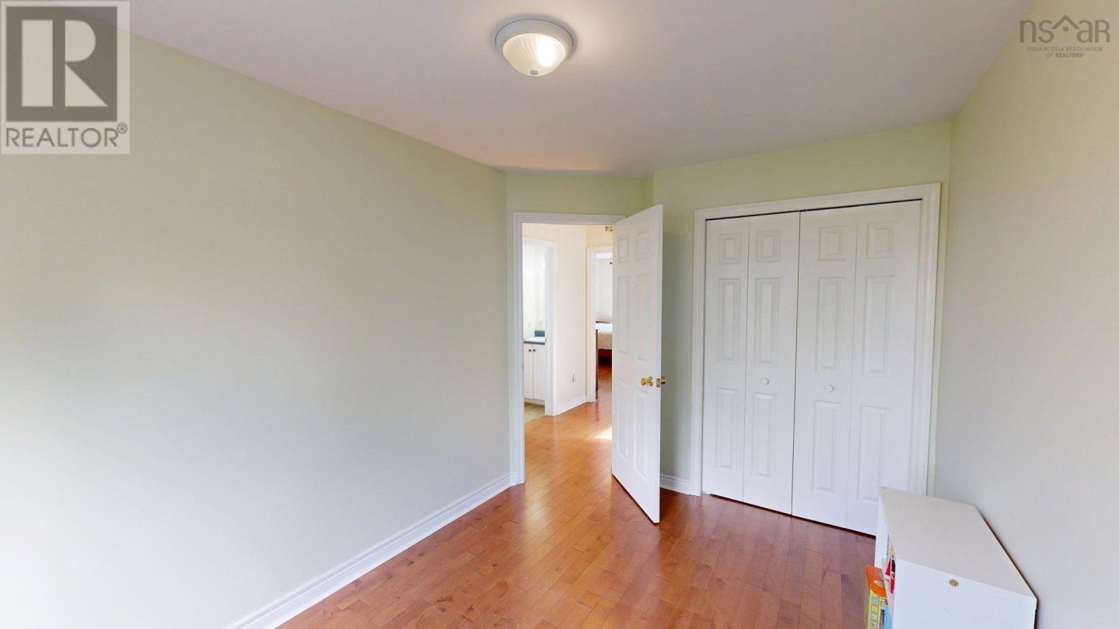 11 Glenbourne Court Property Photo 30