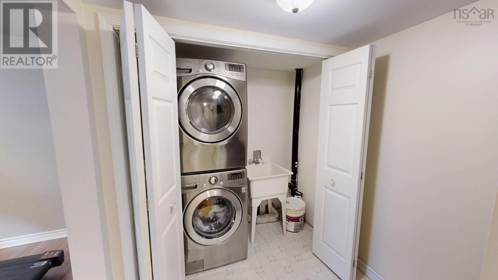 11 Glenbourne Court Property Photo 35