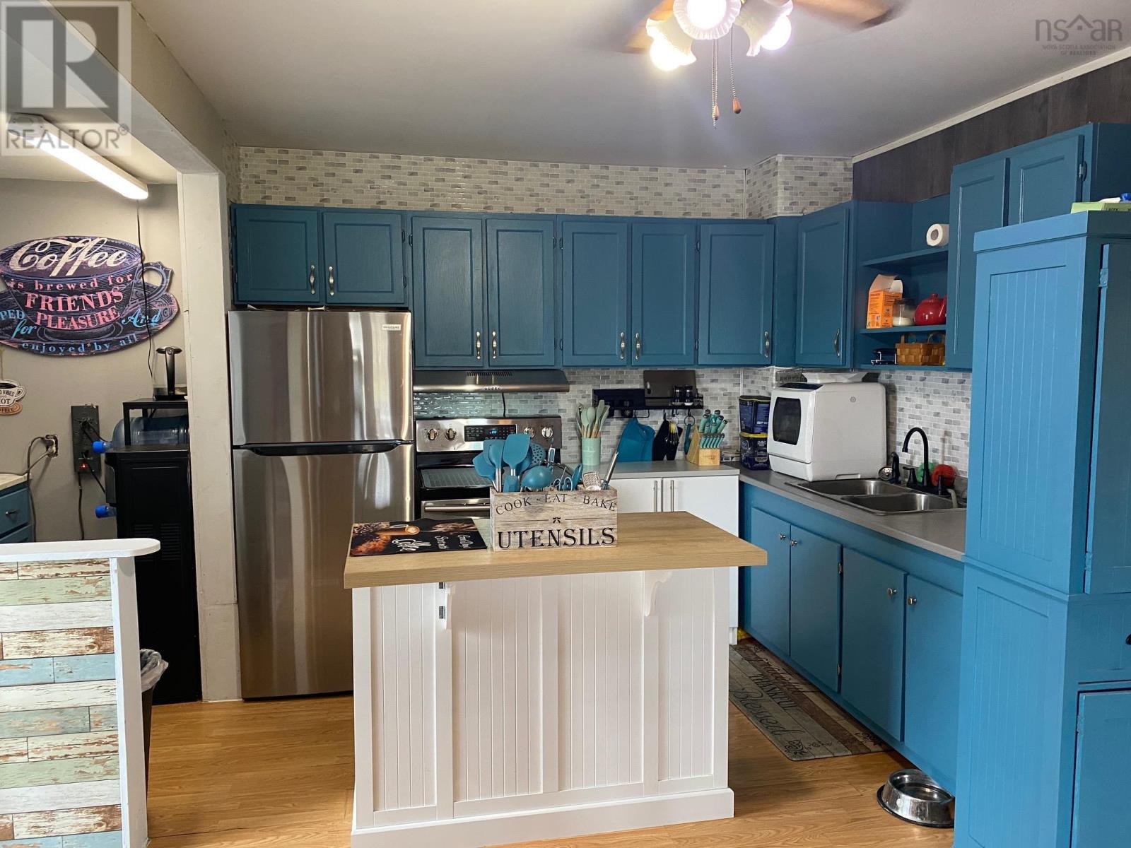 8420 Highway 224 Property Photo 6