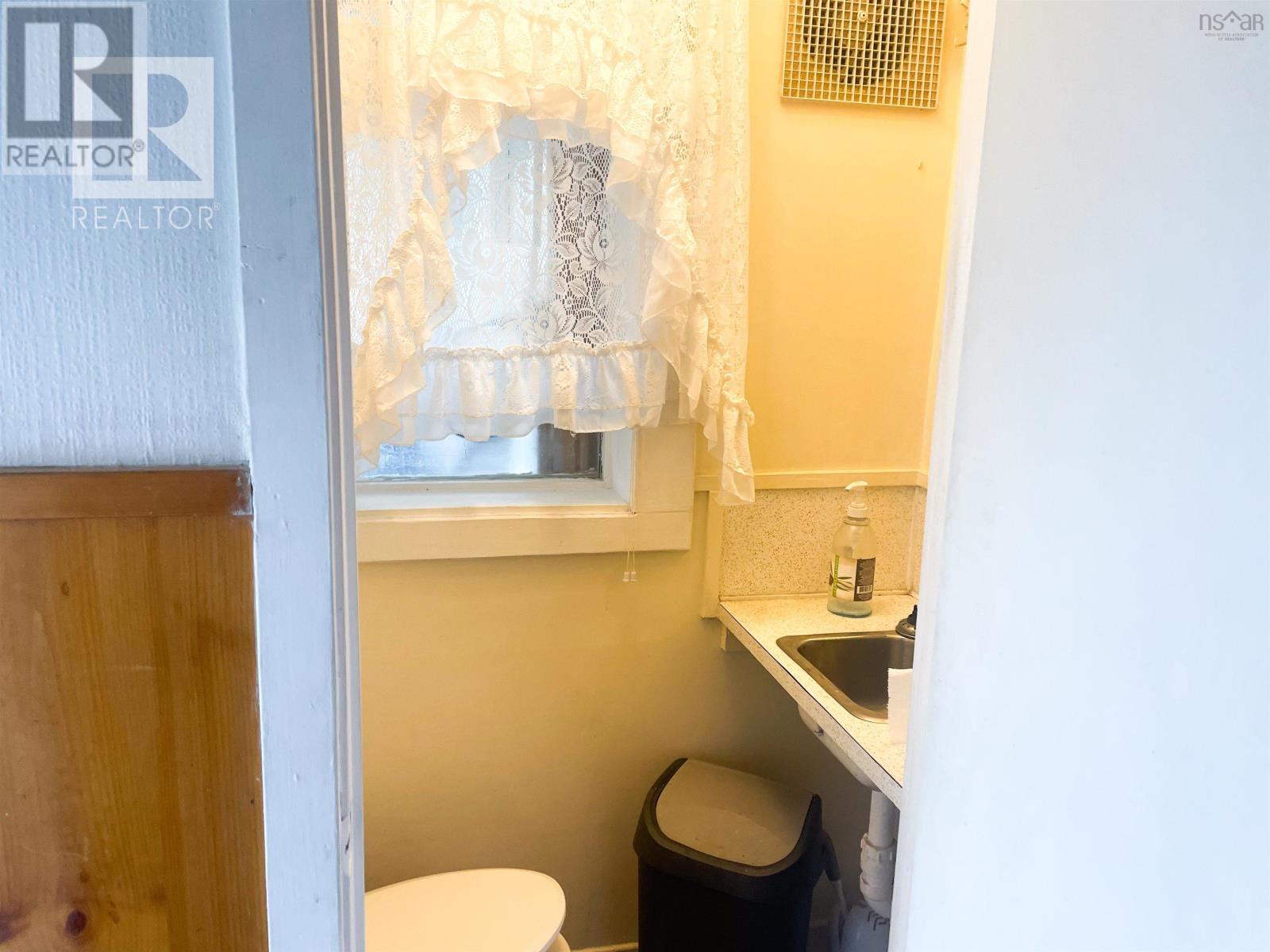 11 Harbourview Drive Property Photo 16