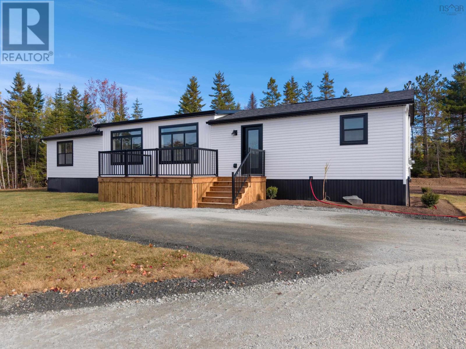 6 Pebble Lane