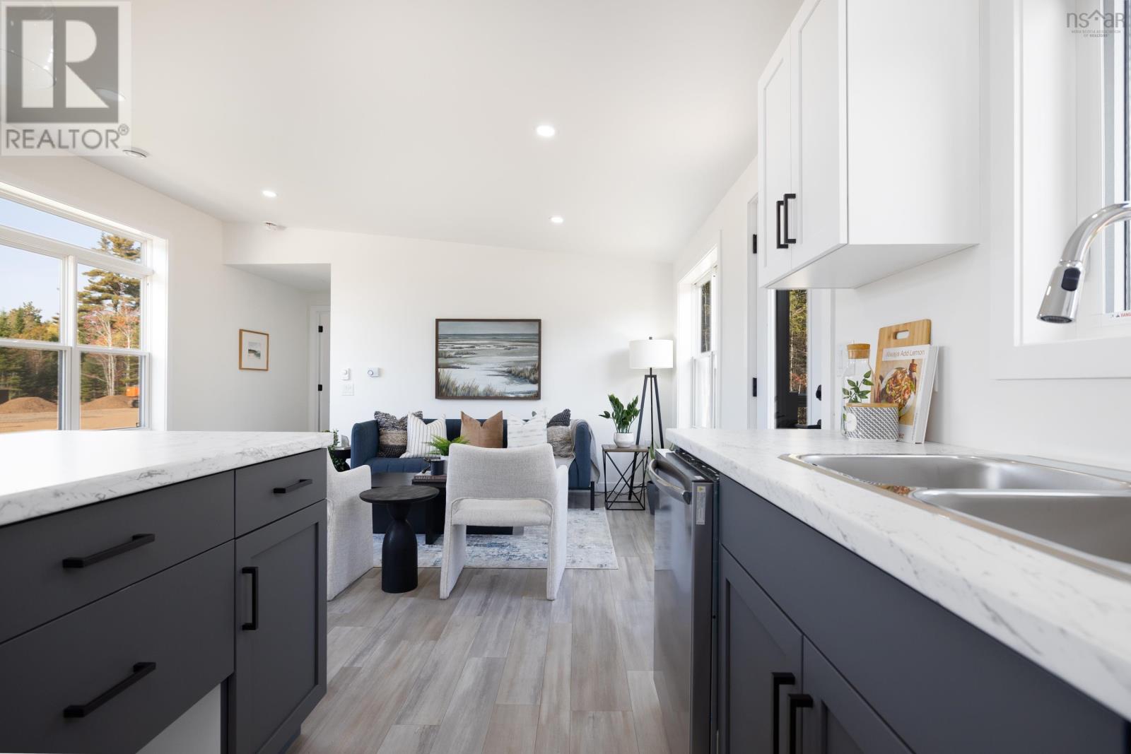 6 Pebble Lane Property Photo 8