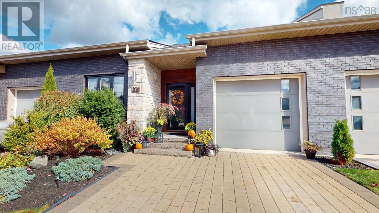 135 Bradford Place Property Photo 1