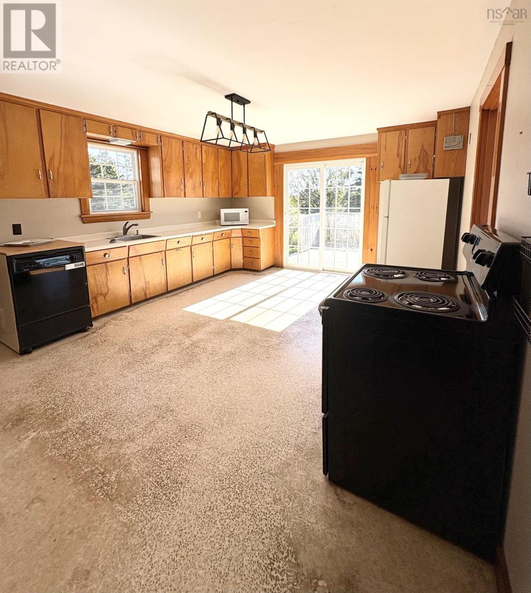41 School Street Property Photo 5