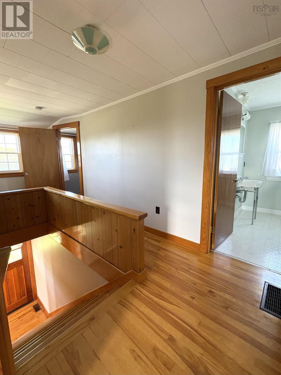 41 School Street Property Photo 13