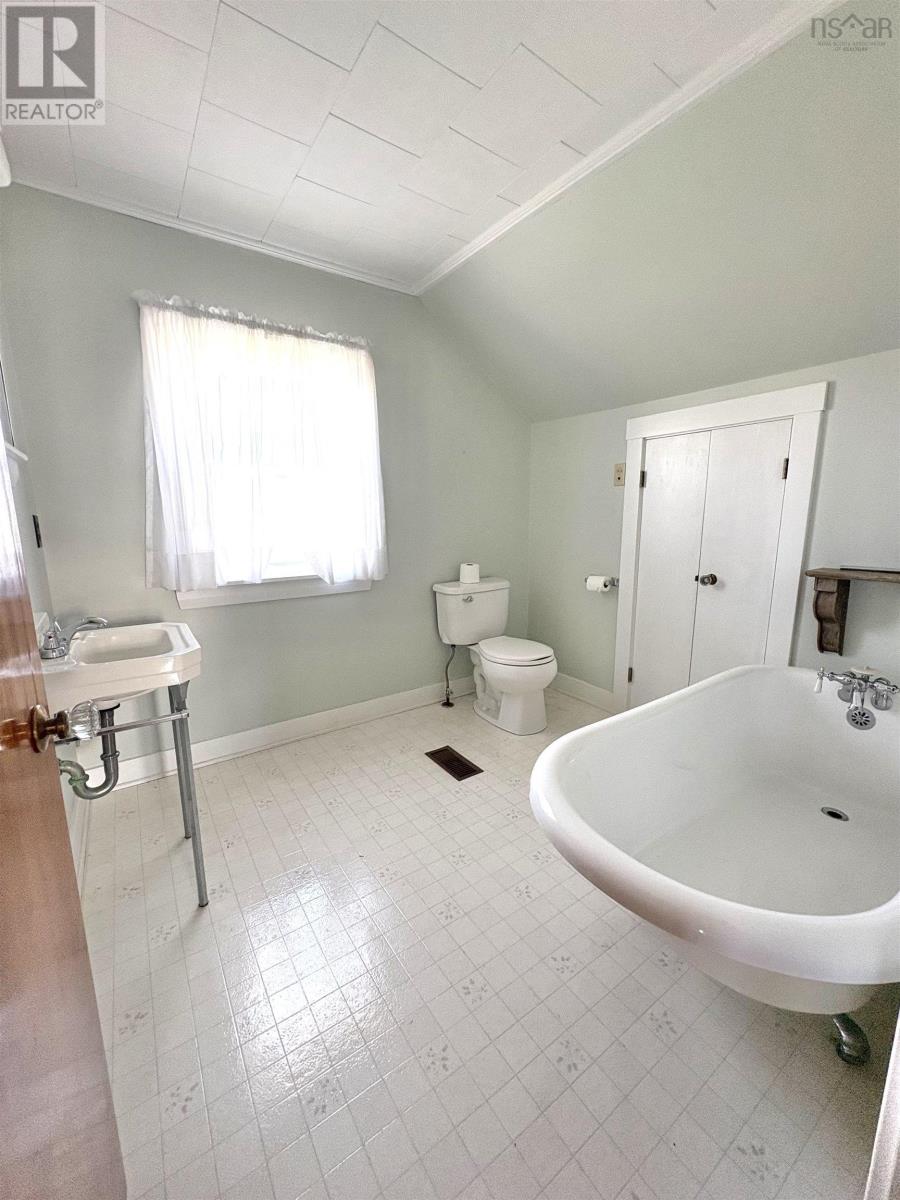 41 School Street Property Photo 15